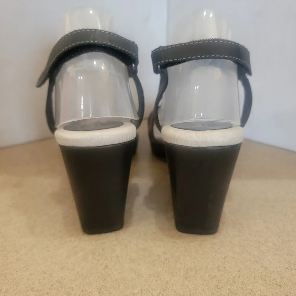 JAMBU MEDIUM HEEL SANDALS (sz 11) - Picture 6 of 6